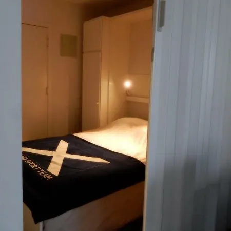 Studio Center Of W/parking & South Terrace Apartment