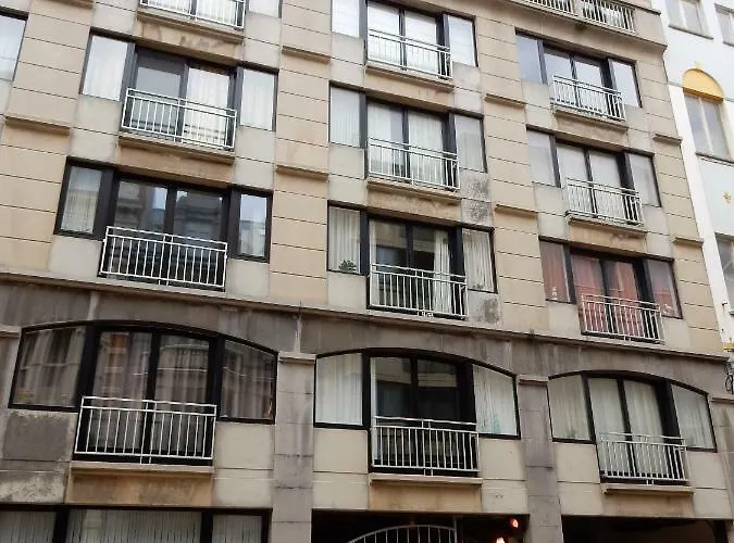 Studio Center Of W/parking & South Terrace 公寓