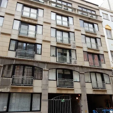 Studio Center Of W/parking & South Terrace Appartement
