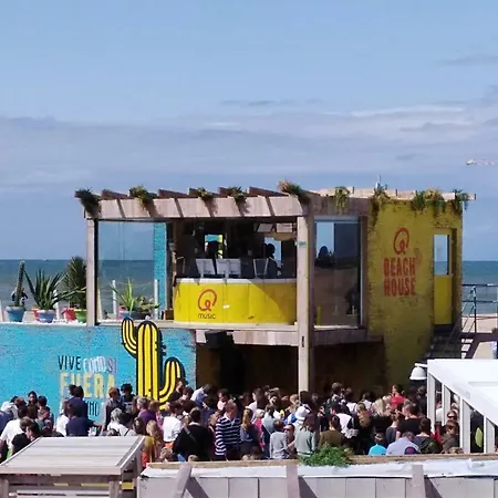 Studio Center Of W/parking & South Terrace Apartment *