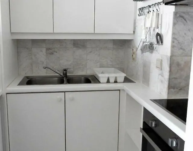 Apartment Studio Center Of W/parking & South Terrace *